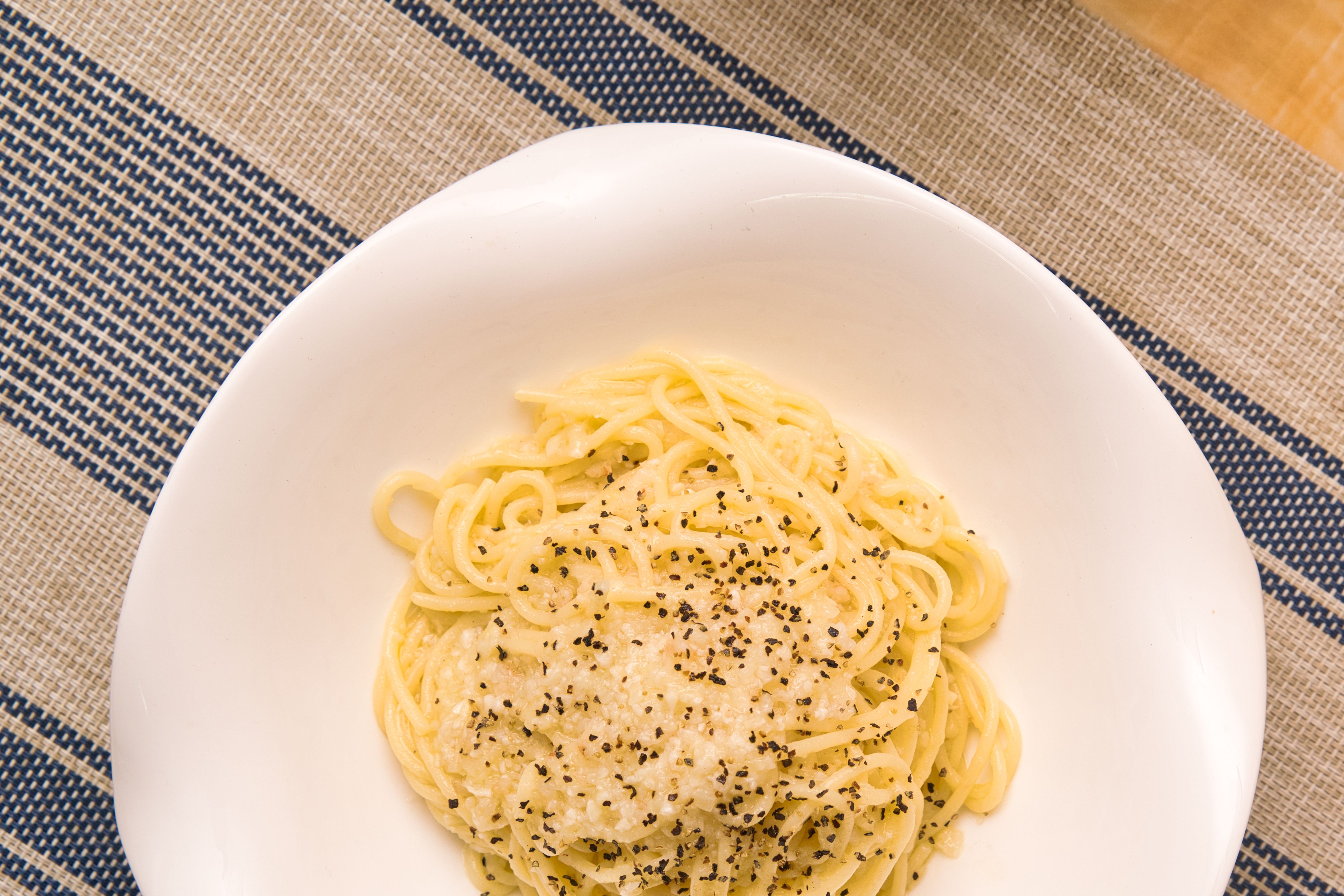 spaghetti with cheese